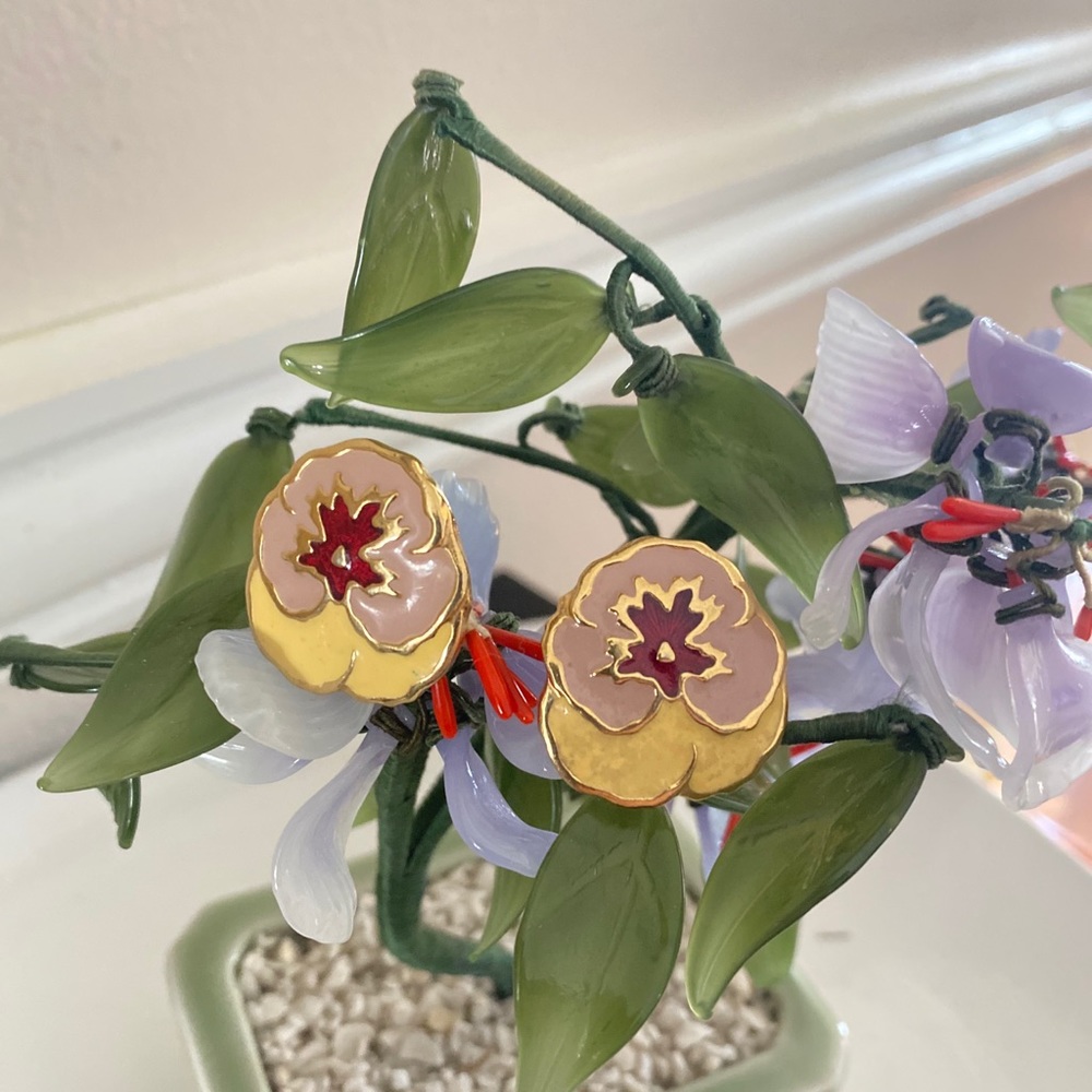 Gorgeous Vintage enamel flower earrings